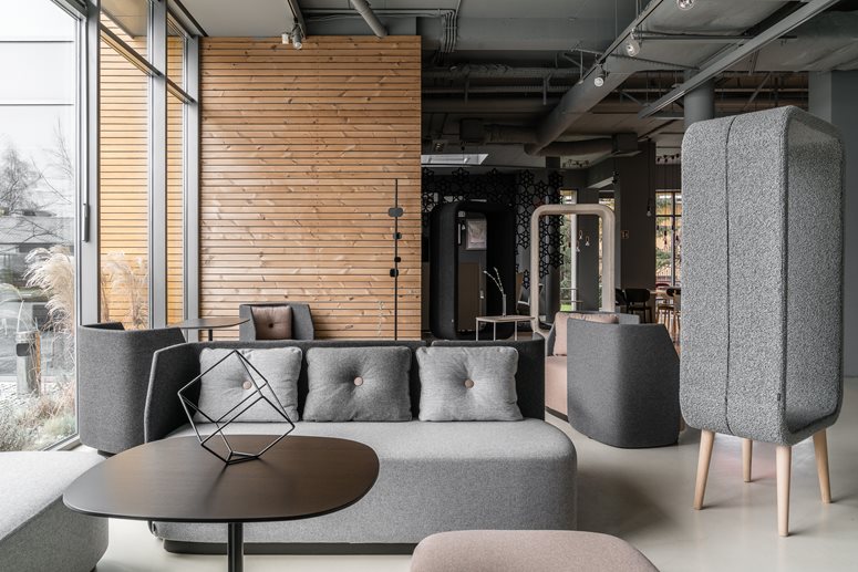 Kinnarps Polska showroom w Warszawie, Meble biurowe , seria mebli Fields, Frame