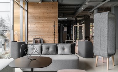 Kinnarps Polska showroom w Warszawie, meble biurowe, seria mebli Fields, Frame, 