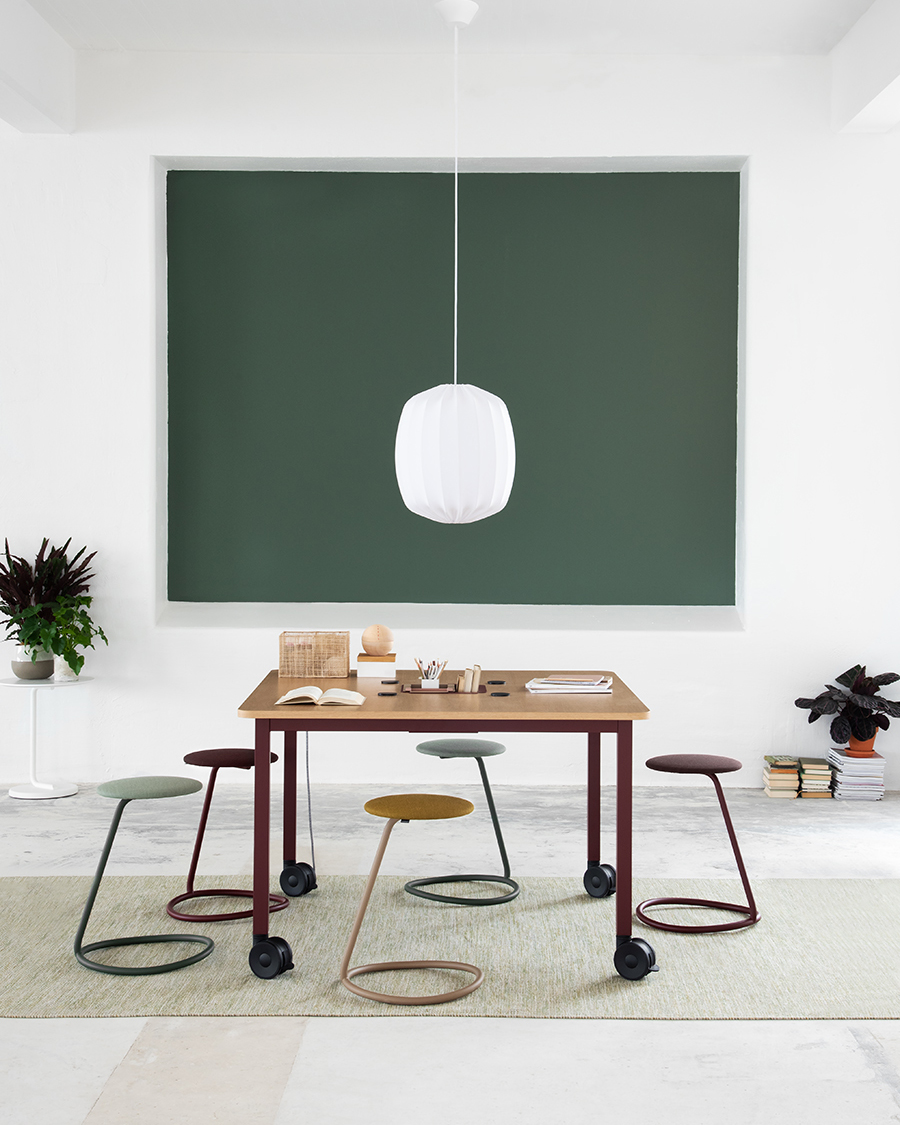 MATERIA_Rocca-stool_Vagabond-Project-conf-table_Vagabond-Office-Kit-acc_Curling-table_Interior-2_900x1125.jpg